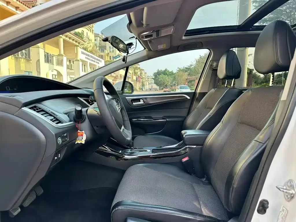 Honda Jade — миниатюра 3