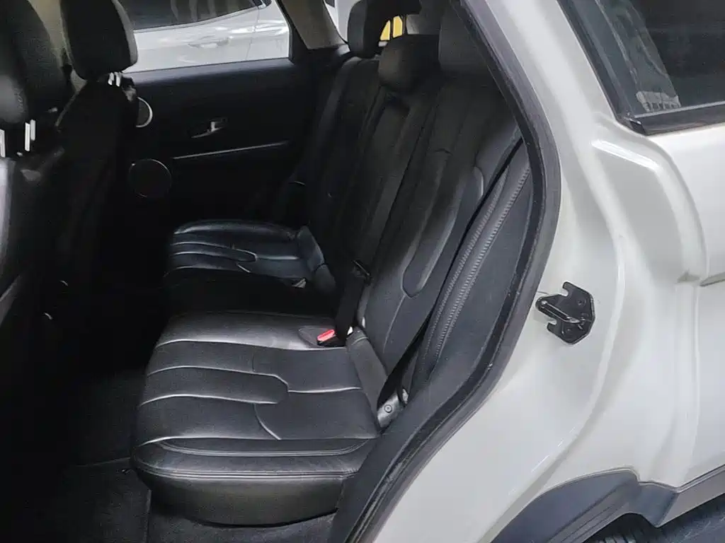 Land Rover Evoque — миниатюра 17