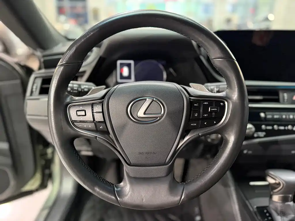 Lexus ES — миниатюра 8