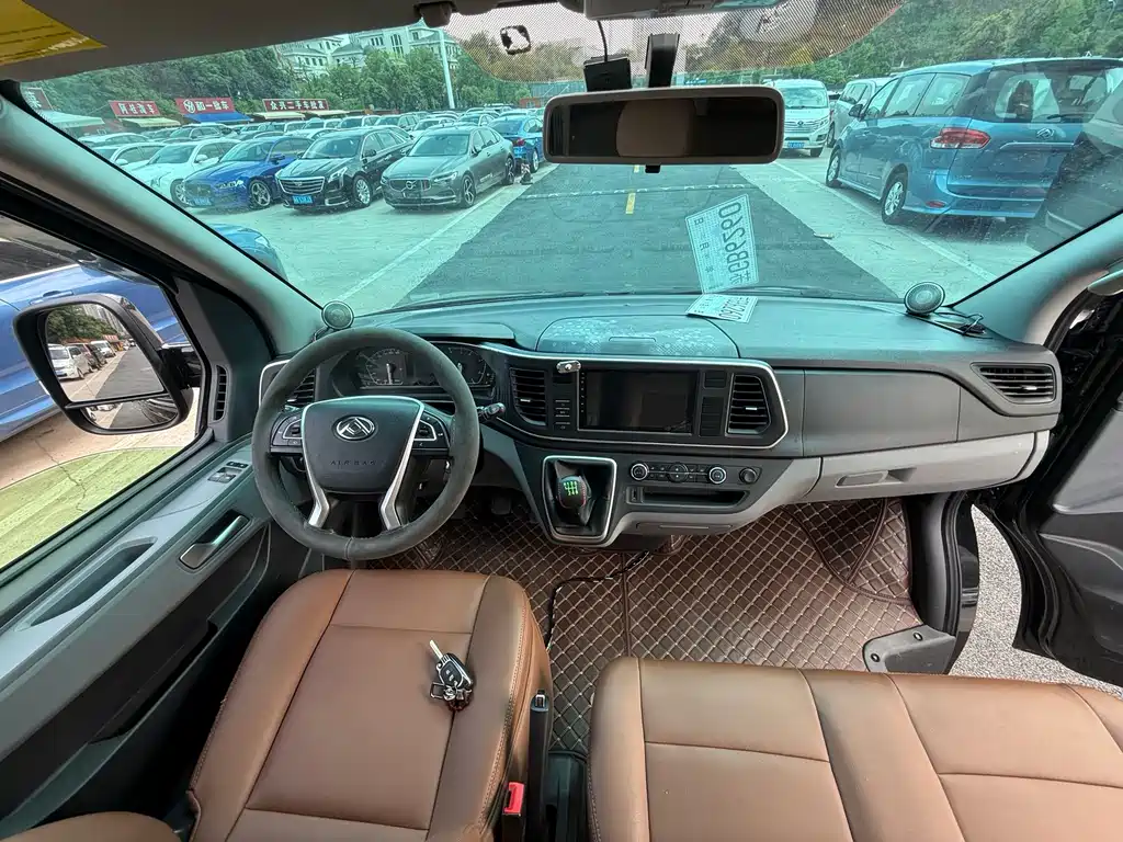Maxus V80 2024 PRO 6AMT 147Ps 9 мест