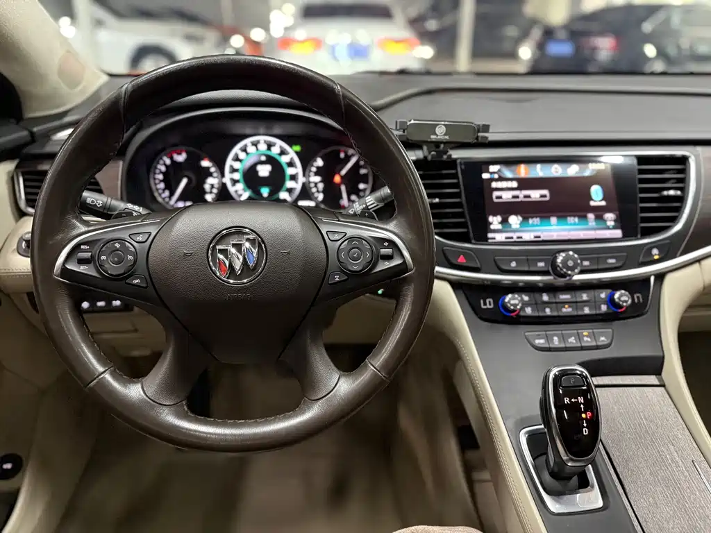Buick LaCrosse — миниатюра 13