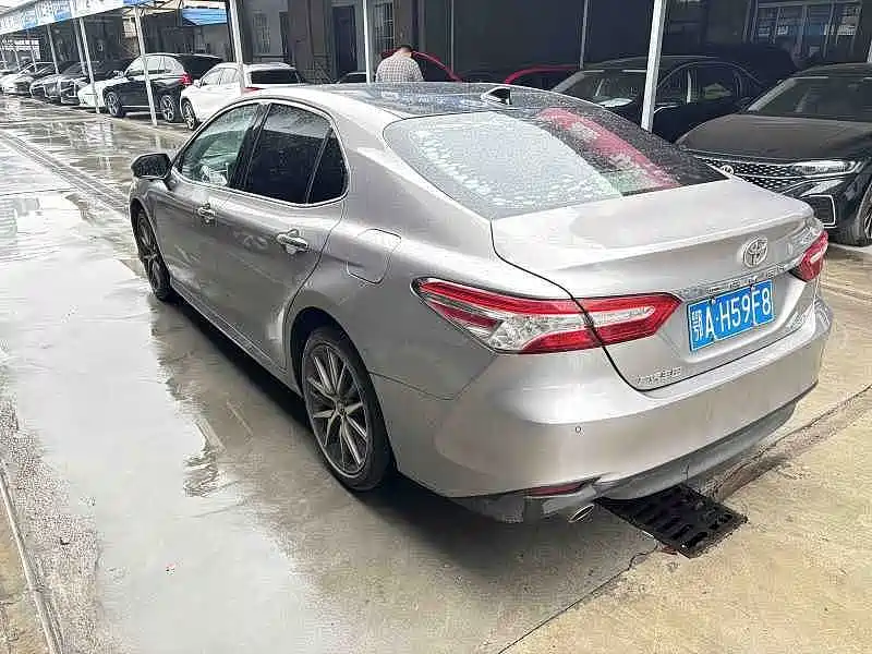 Toyota Camry — миниатюра 7