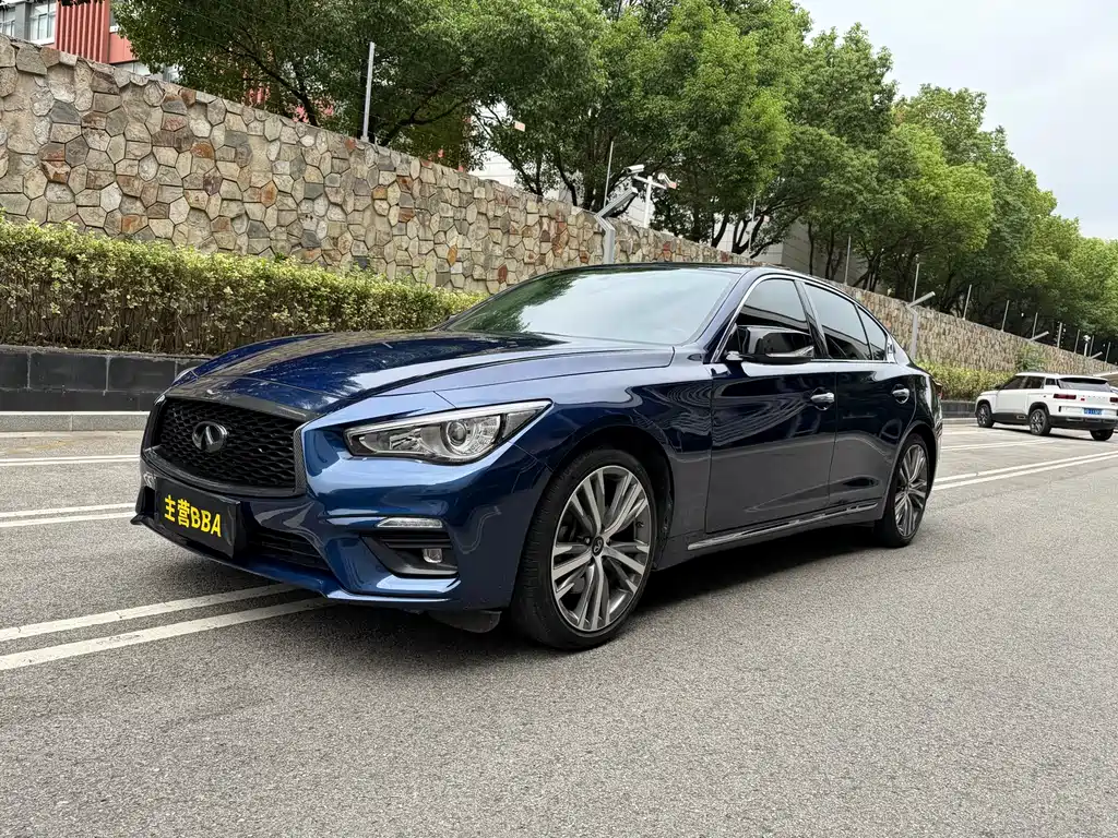 Infiniti Q50L