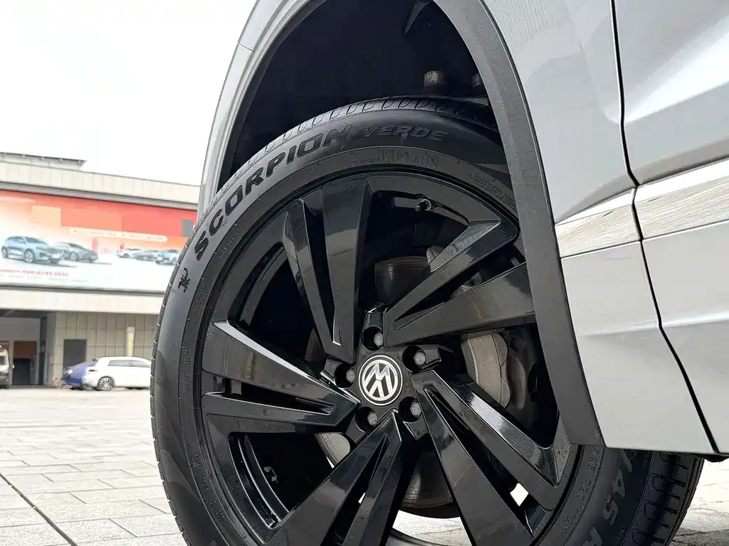 Volkswagen Touareg — миниатюра 4