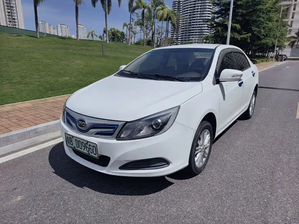 BYD e5