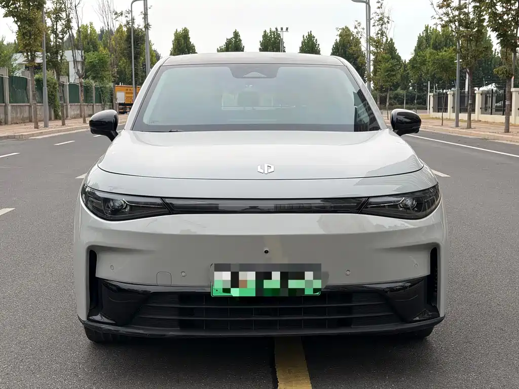 Leapmotor Leapmotor C10 — миниатюра 2