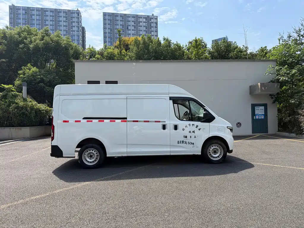 JMC E-Fushun — миниатюра 4