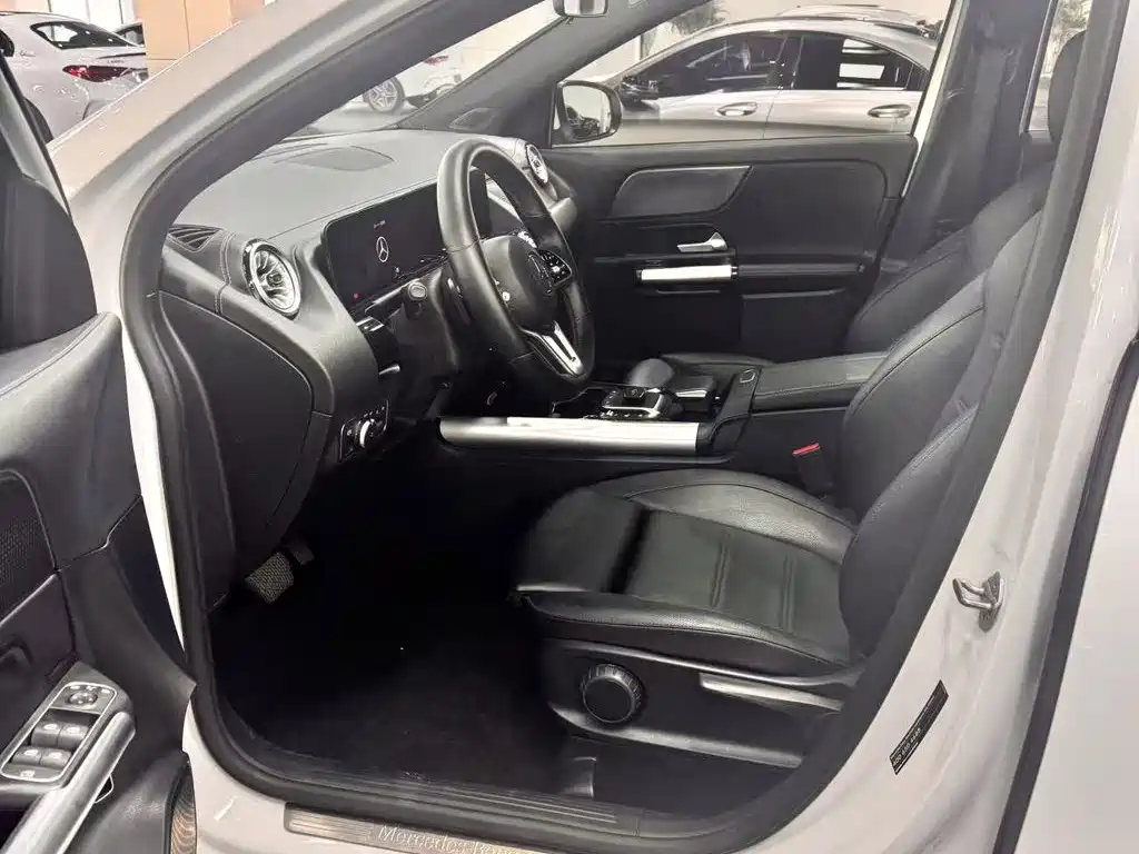 Mercedes-Benz GLA — миниатюра 5