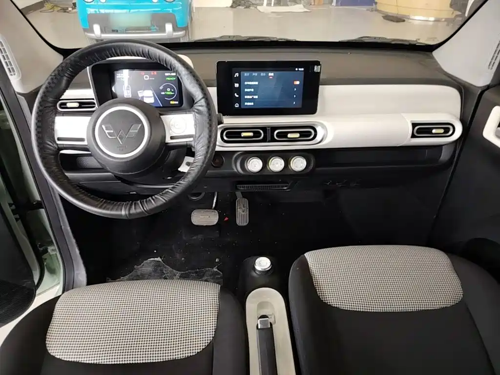 Wuling MINIEV — миниатюра 10