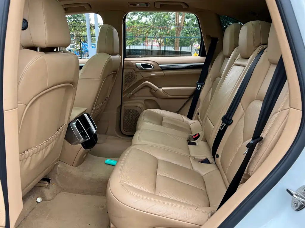 Porsche Cayenne — миниатюра 14