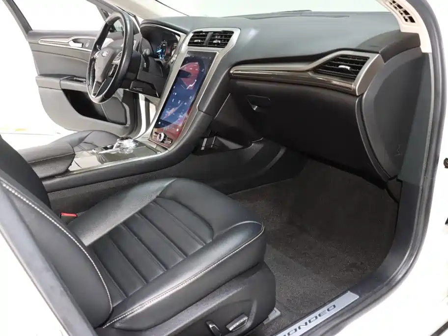 Ford Mondeo — миниатюра 8