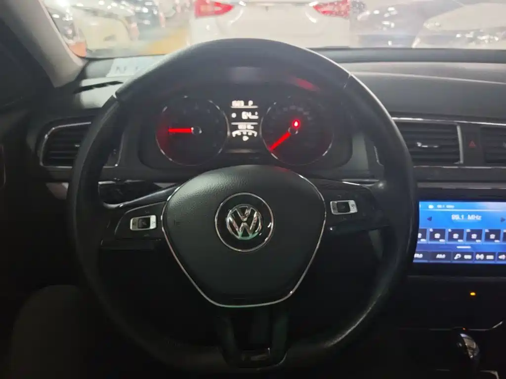 Volkswagen Lavida — миниатюра 11