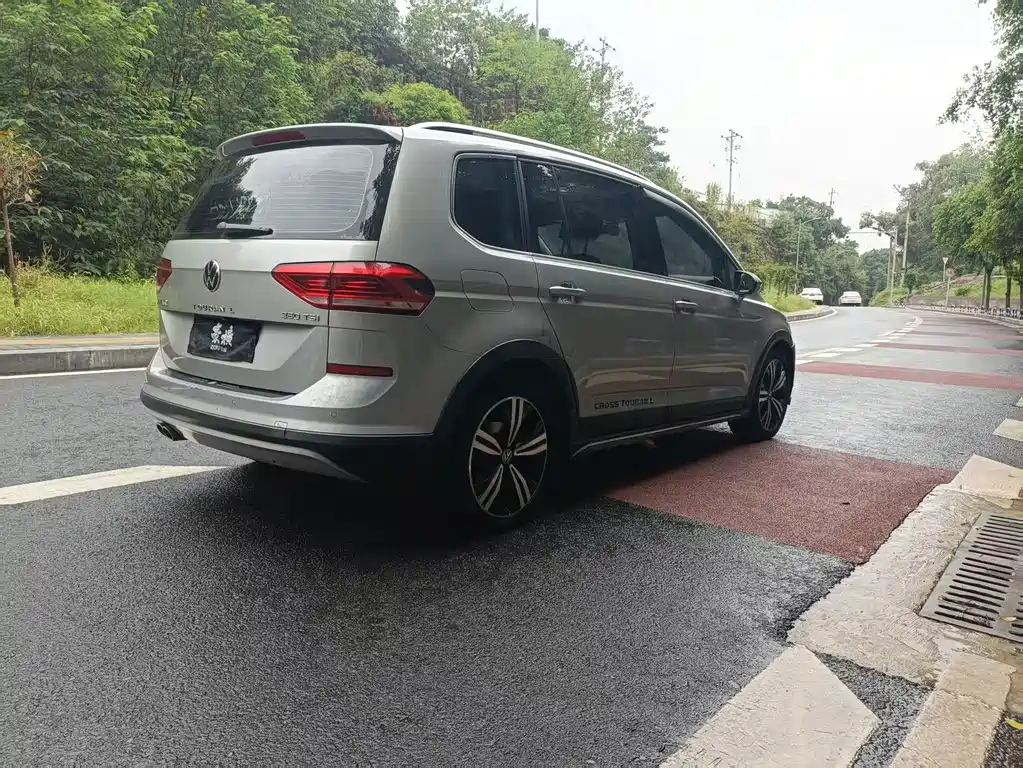 Volkswagen Touran — миниатюра 7
