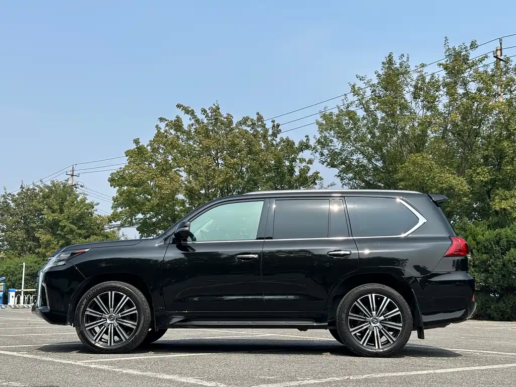 Lexus LX — миниатюра 14