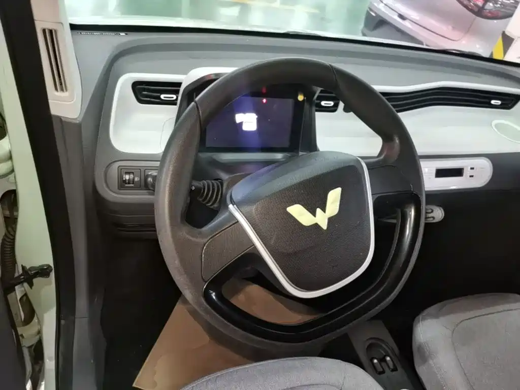 Wuling MINIEV — миниатюра 11