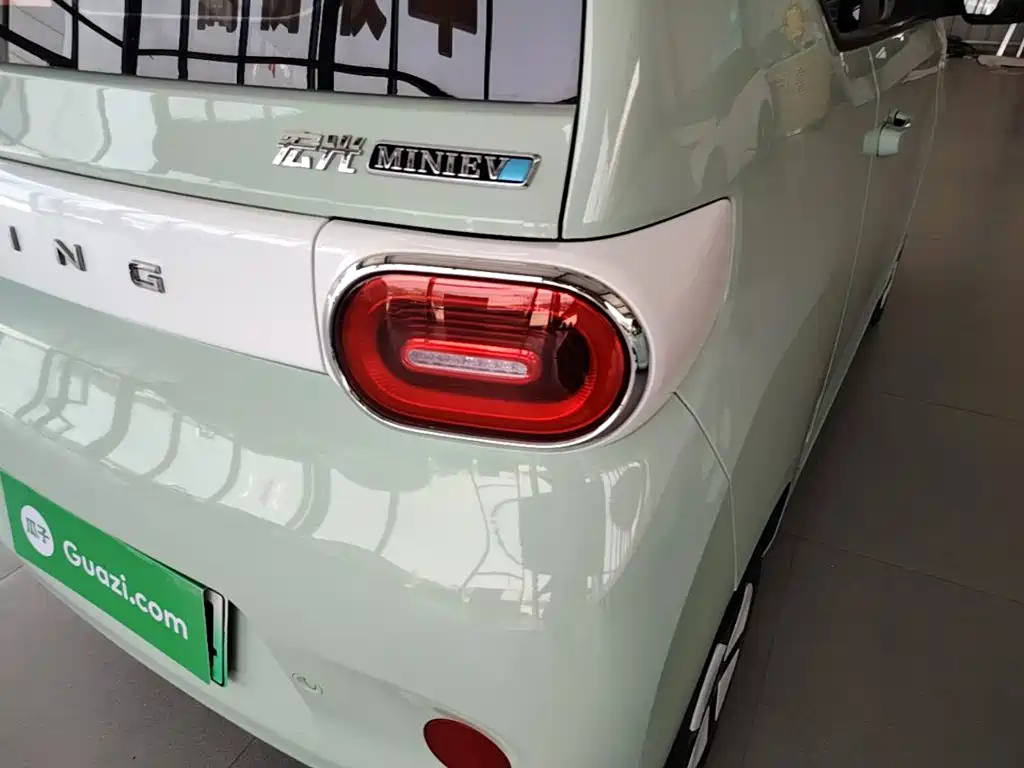 Wuling MINIEV — миниатюра 8