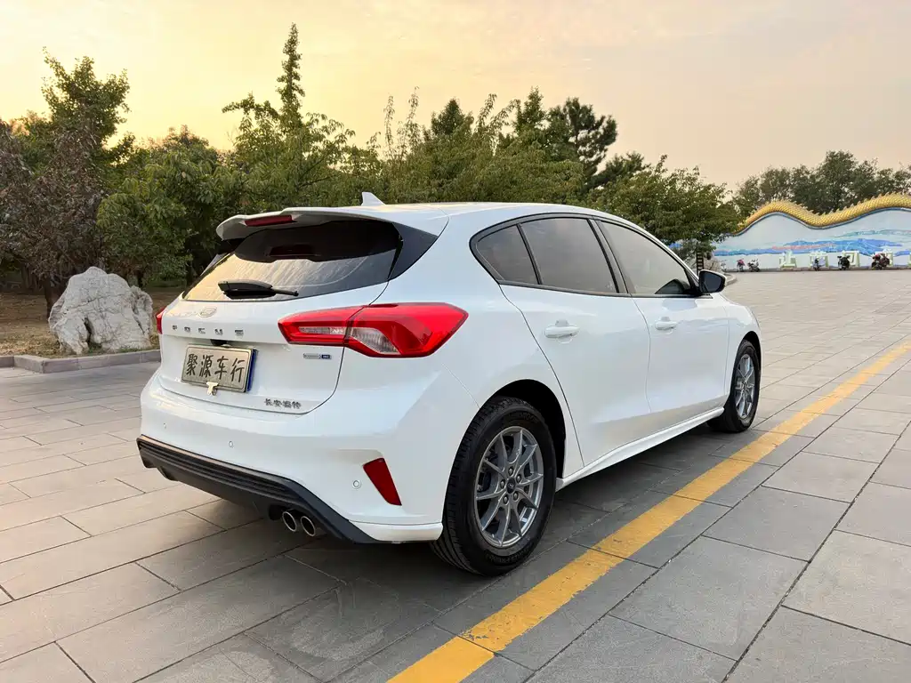 Ford Focus — миниатюра 5