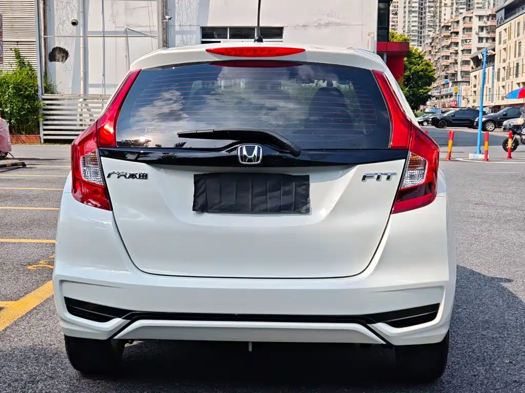 Honda Fit — миниатюра 6