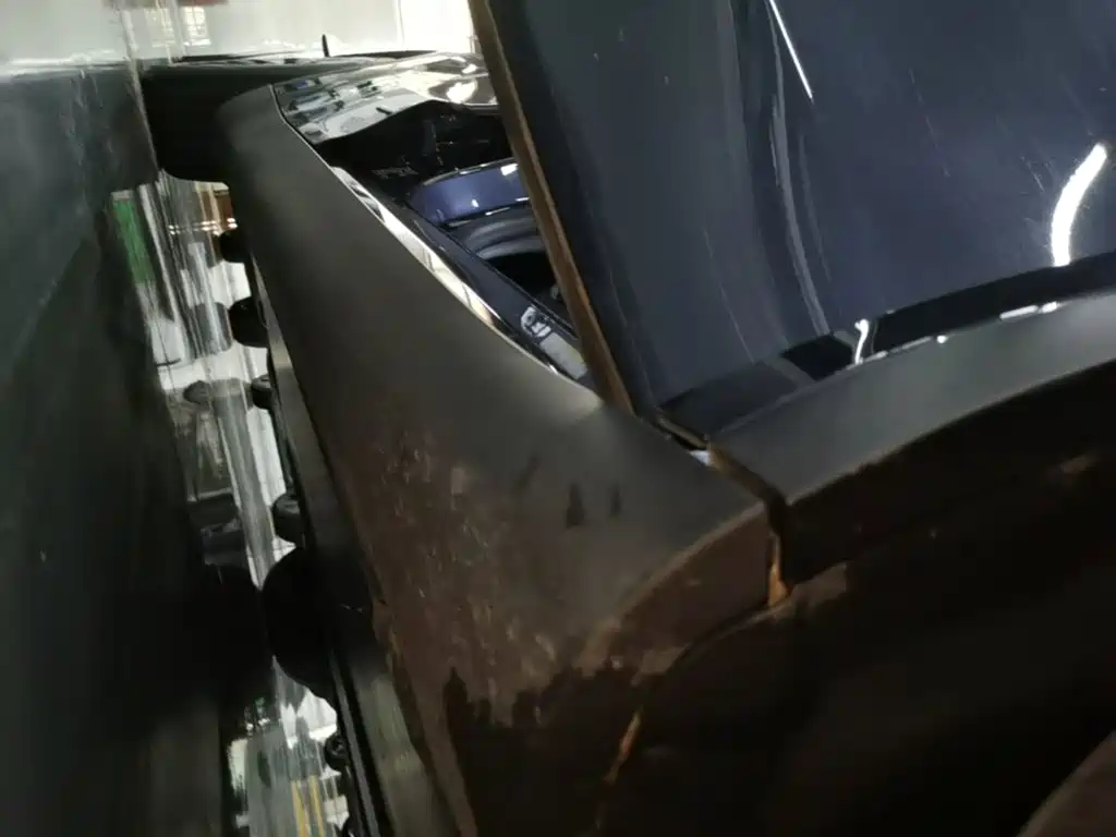 Tesla Model Y — миниатюра 21