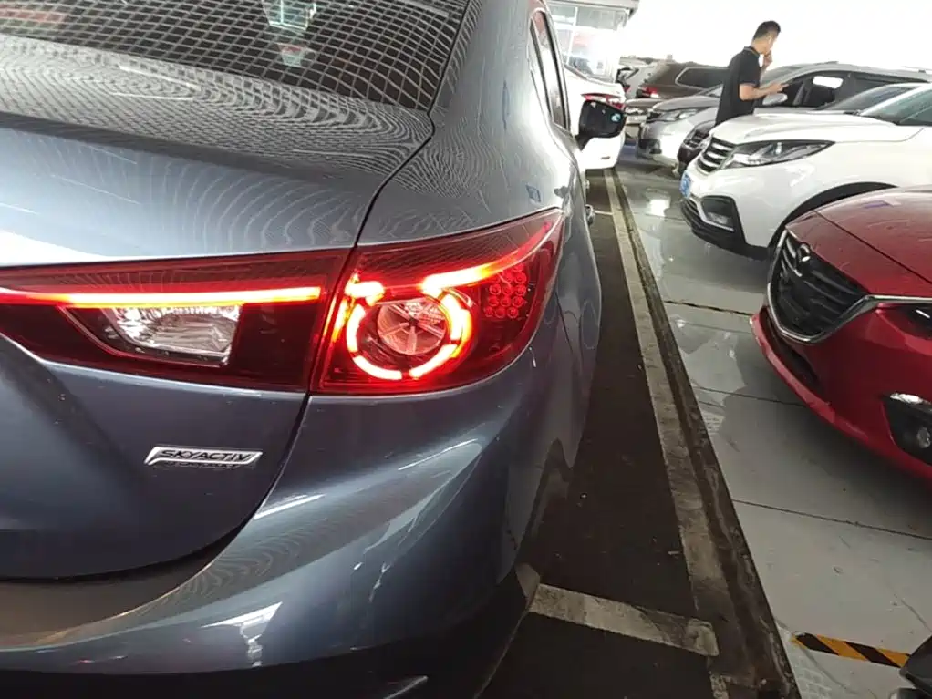 Mazda 3 Axela — миниатюра 8