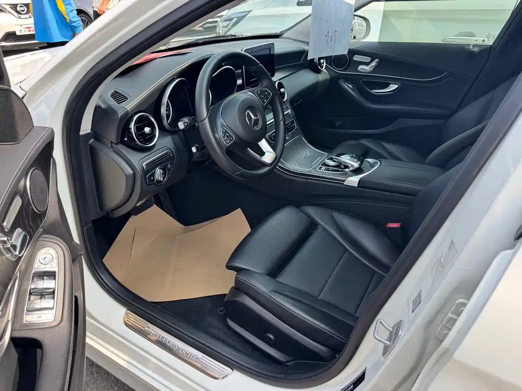 Mercedes-Benz C-Class — миниатюра 2