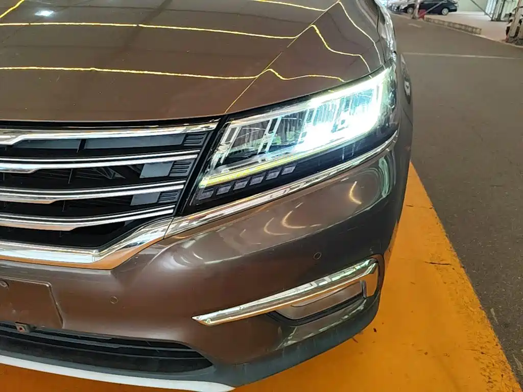 Roewe RX5 — миниатюра 24
