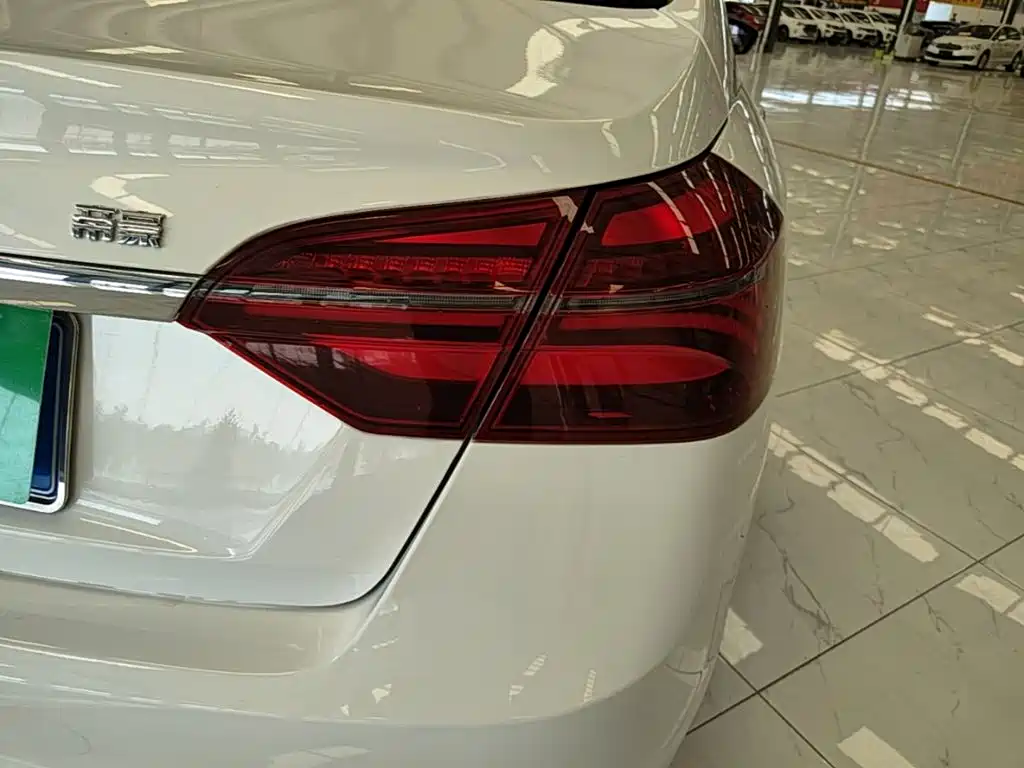 Geely Emgrand — миниатюра 8