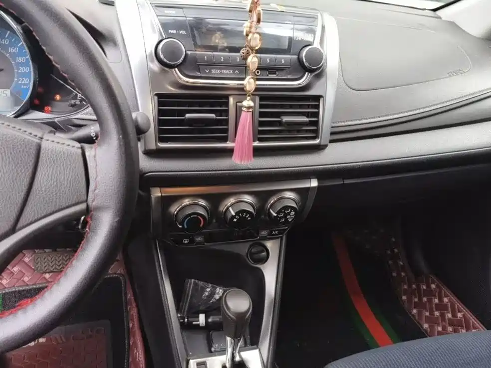Toyota Yaris L — миниатюра 12