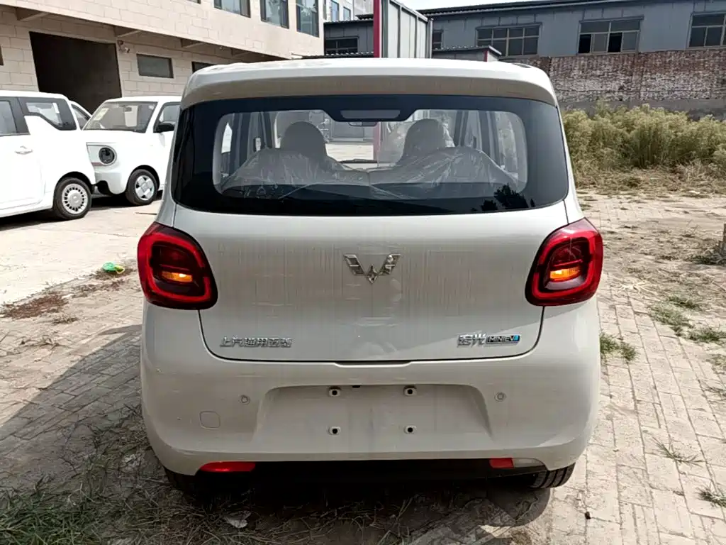 Wuling MINIEV — миниатюра 6