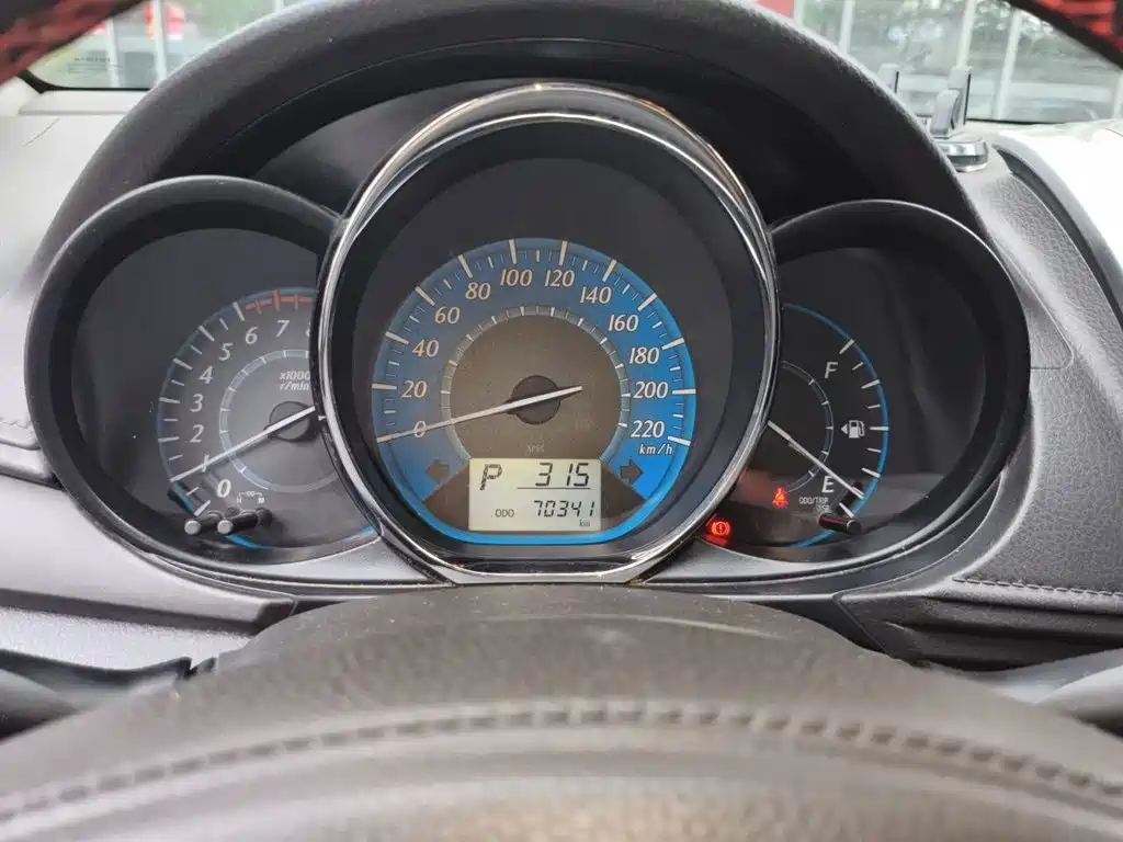 Toyota Yaris L — миниатюра 4