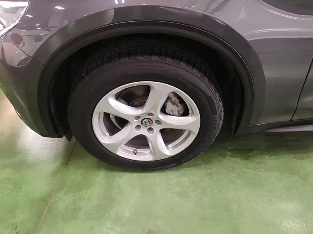 Alfa Romeo Stelvio — миниатюра 23