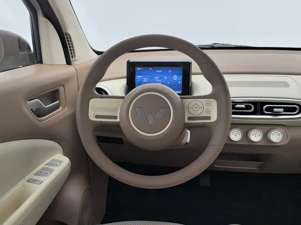 Wuling MINIEV — миниатюра 11