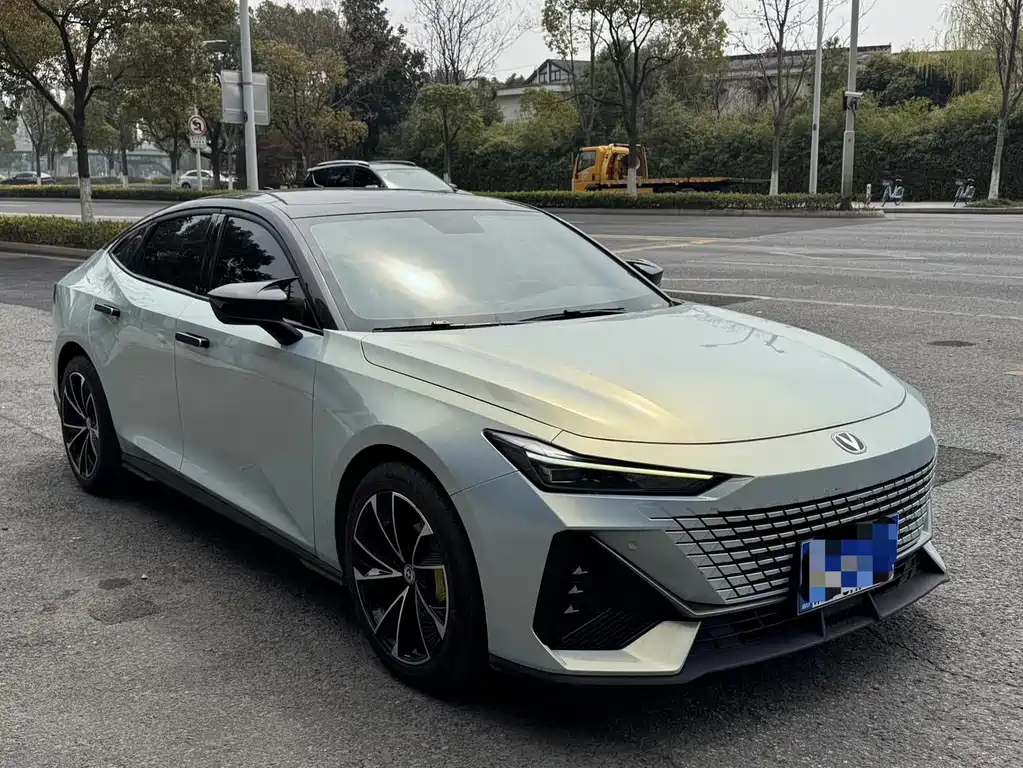 Changan UNI-V — миниатюра 3