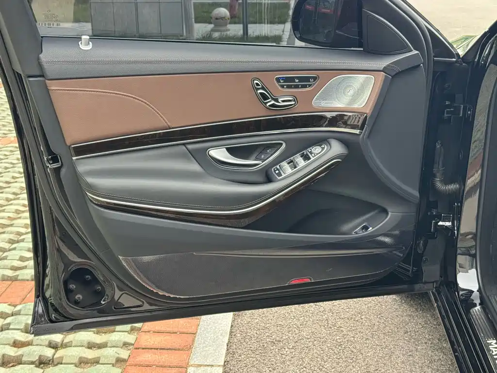 Mercedes-Benz S-Class — миниатюра 10