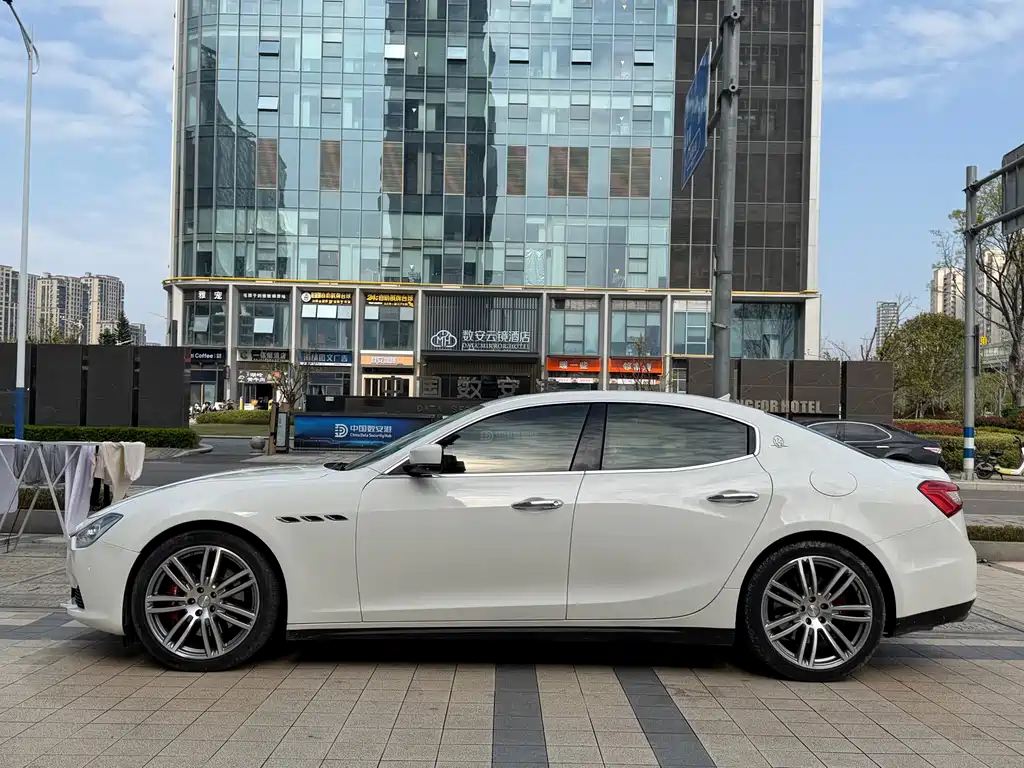 Maserati Ghibli 3.0T Standard Edition, фото 4