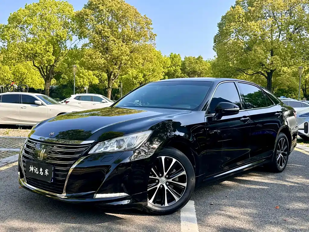 Toyota Crown 2018