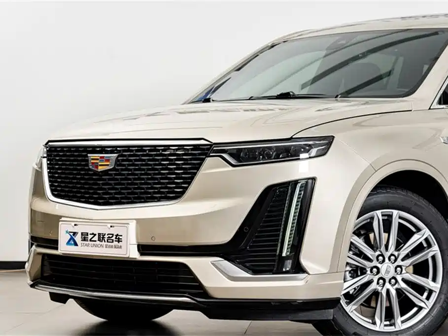 CADILLAC XT6