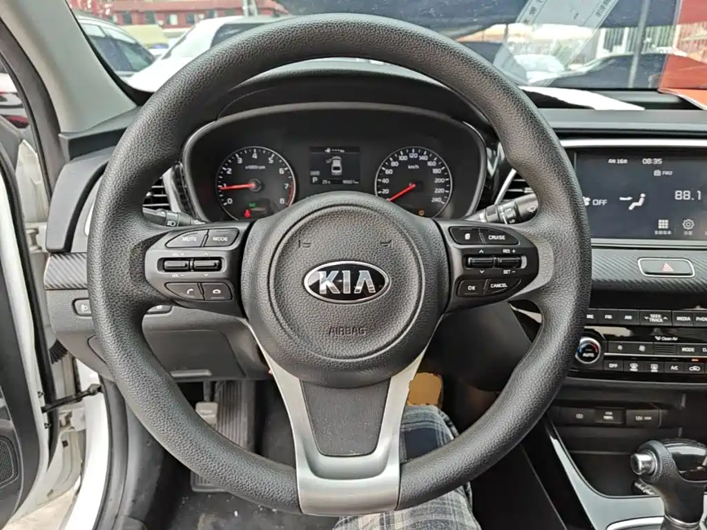Kia K4 — миниатюра 11