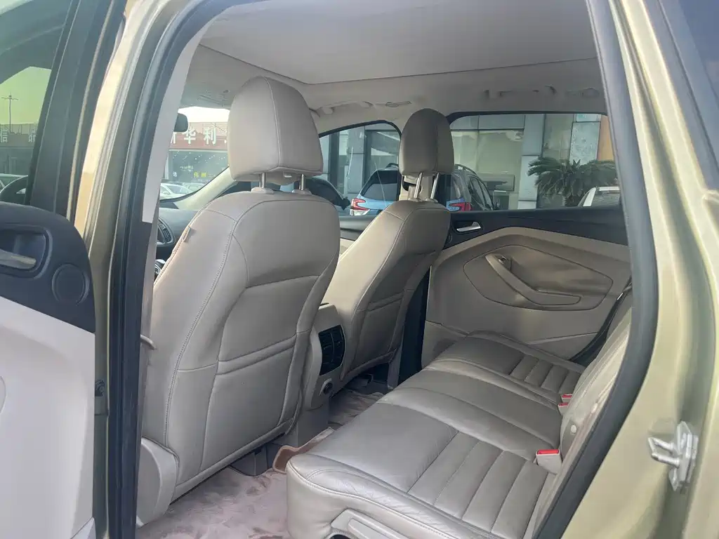 Ford Kuga — миниатюра 7