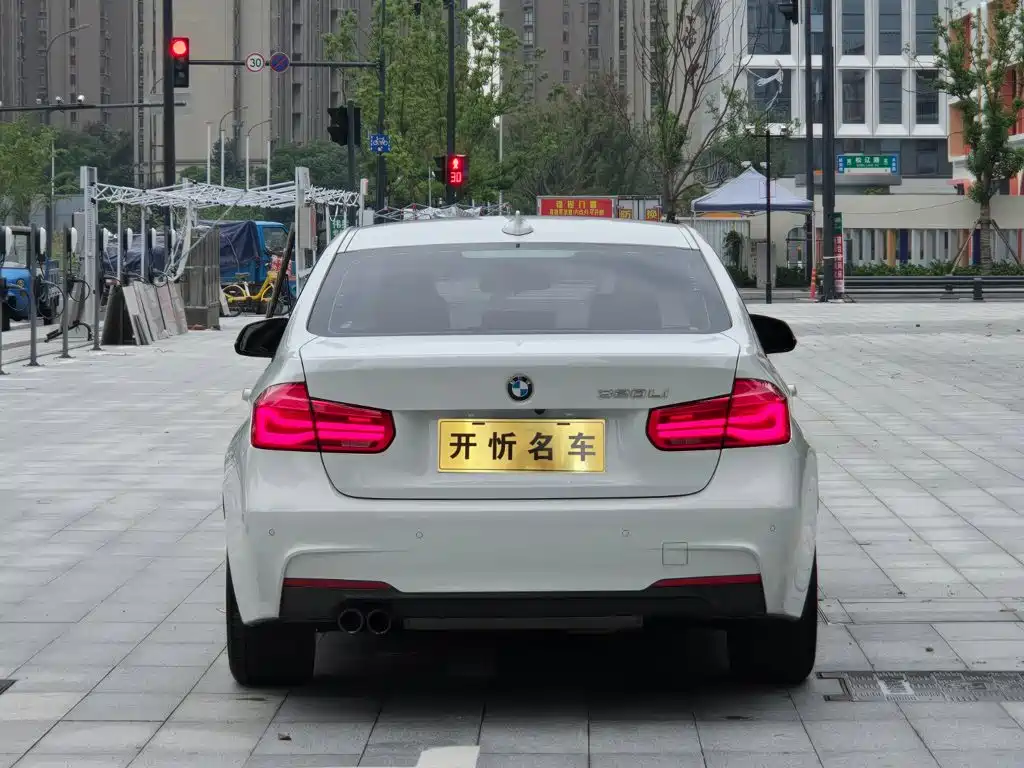 BMW 3 Series — миниатюра 3