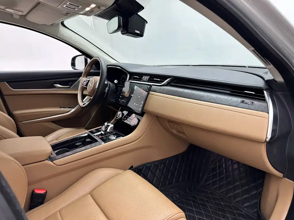 Jaguar XFL — миниатюра 11