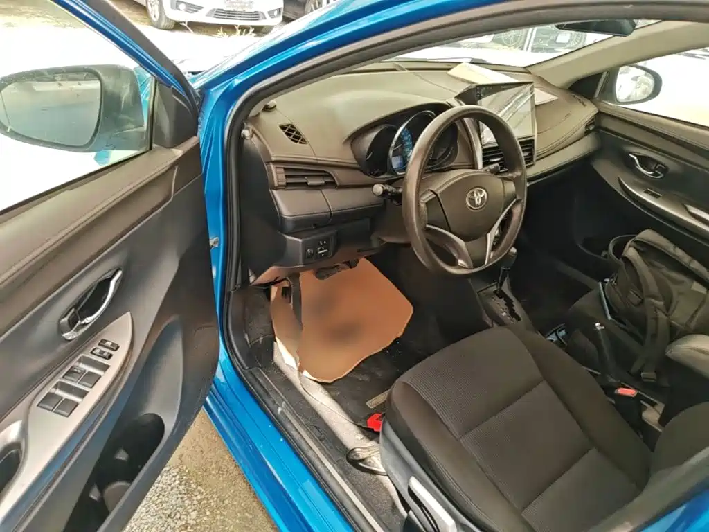Toyota Yaris L — миниатюра 16