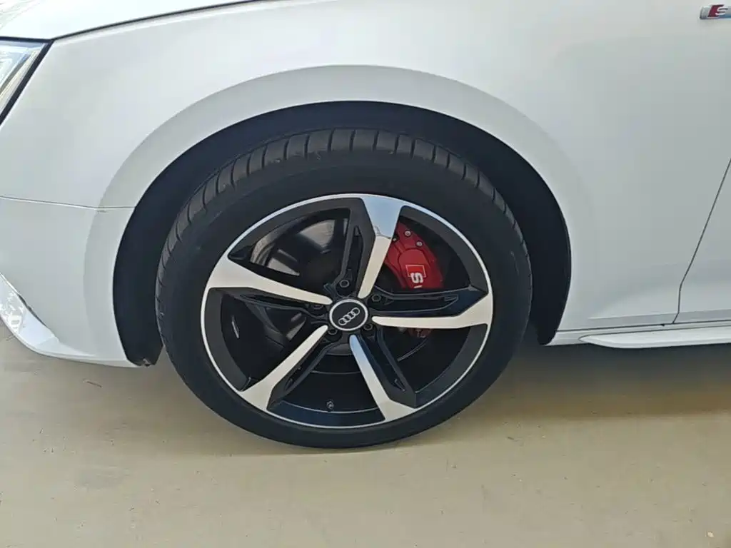 Audi A4L — миниатюра 23