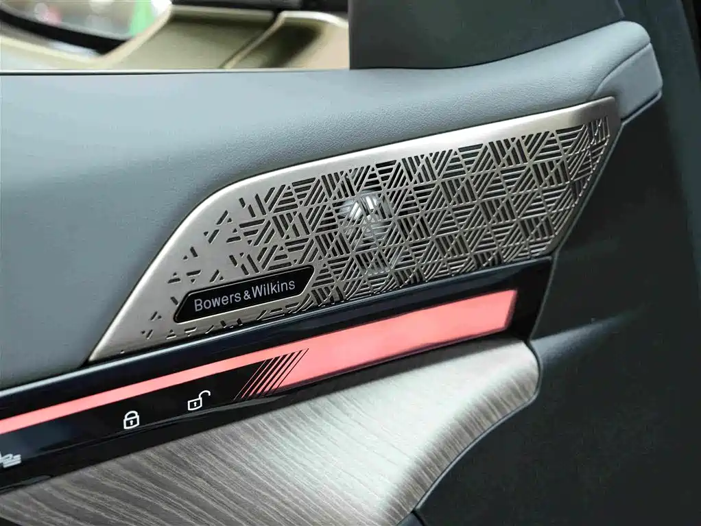 BMW 5 Series — миниатюра 15
