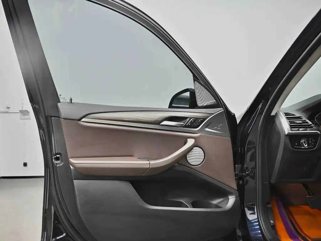 BMW X3 — миниатюра 8