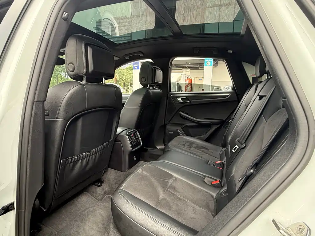 Porsche Macan — миниатюра 16