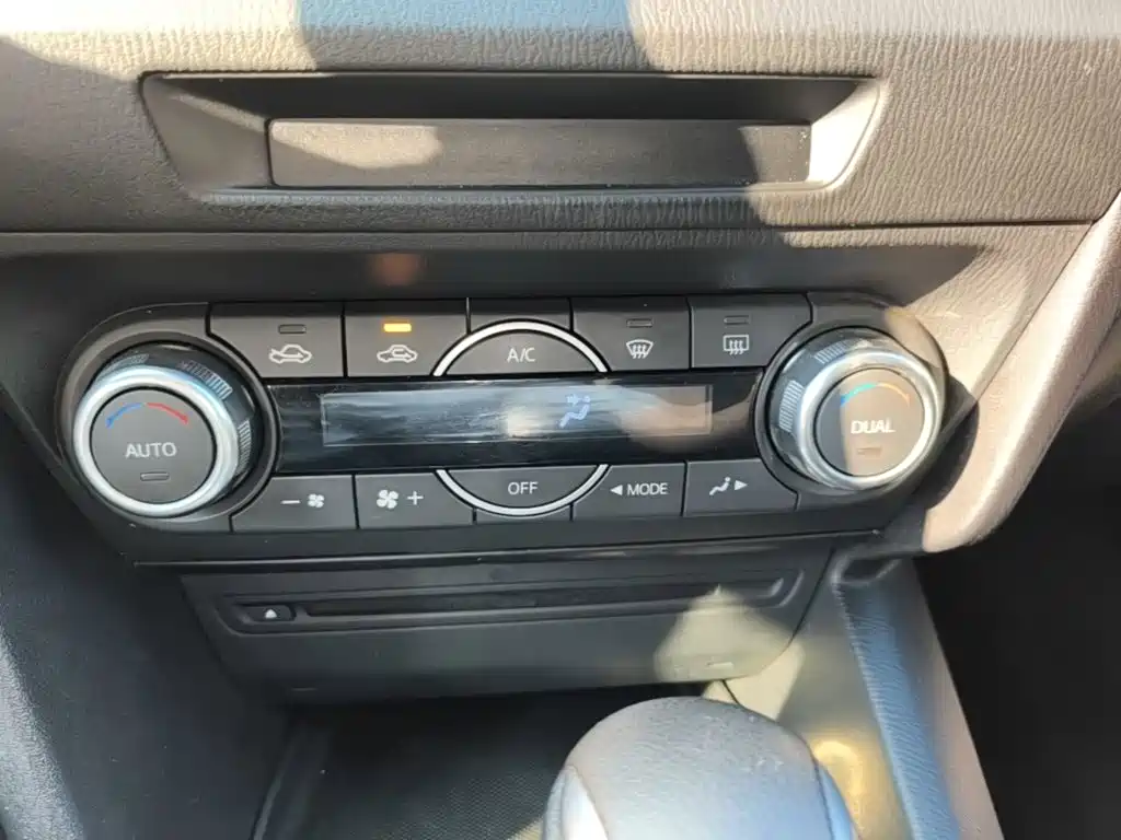 Mazda 3 Axela — миниатюра 13