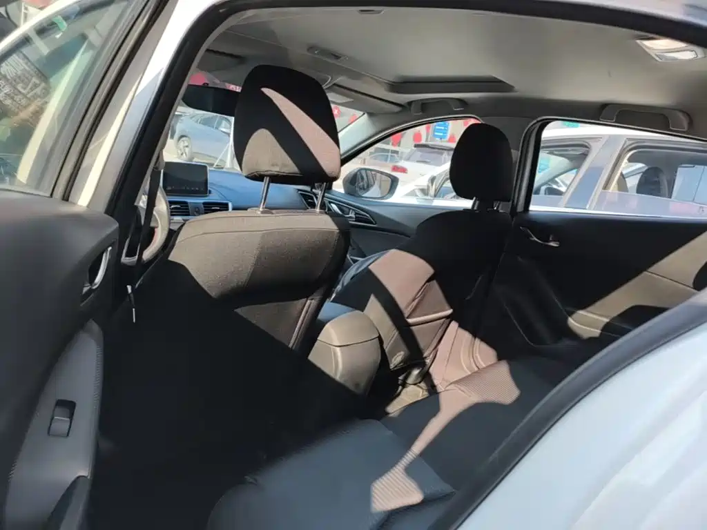 Mazda 3 Axela — миниатюра 17