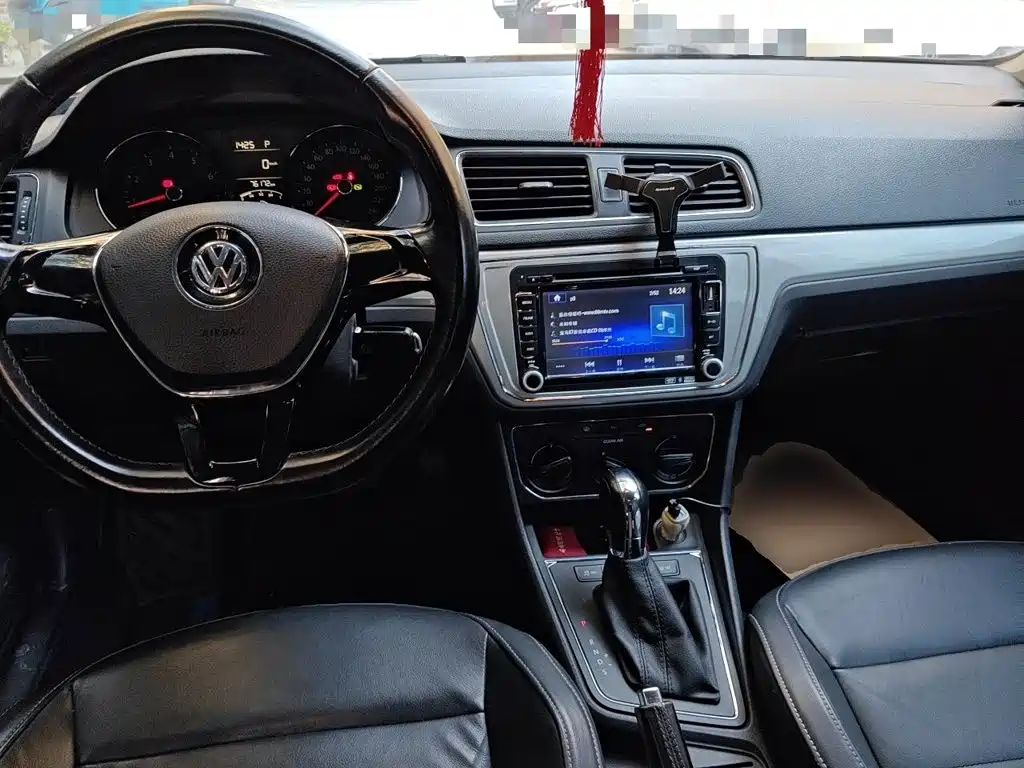 Volkswagen Lavida — миниатюра 5