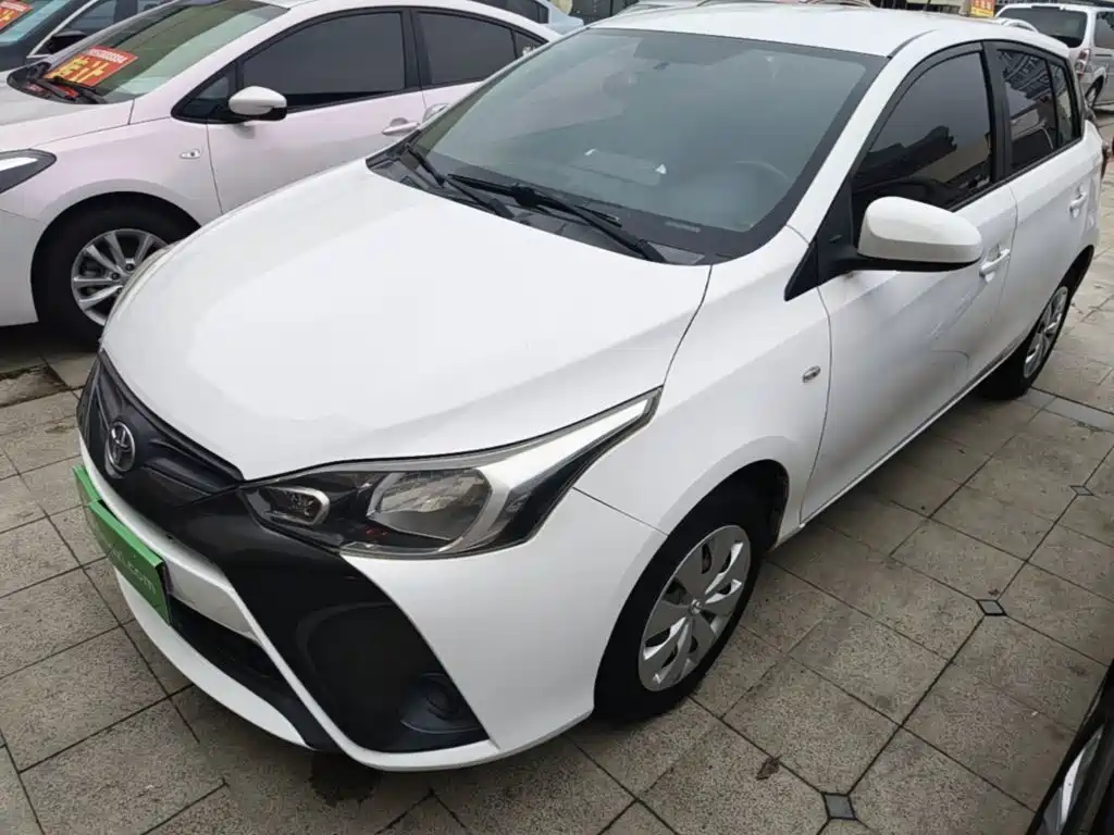 Toyota Yaris L — миниатюра 2